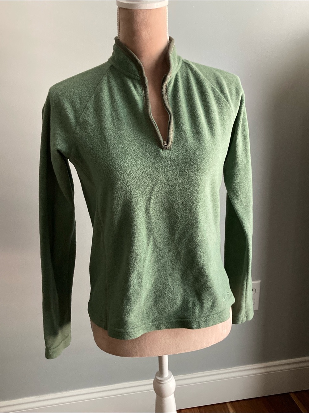 Patagonia Olive Green Quarter-Zip Fleece Pullover - size Small